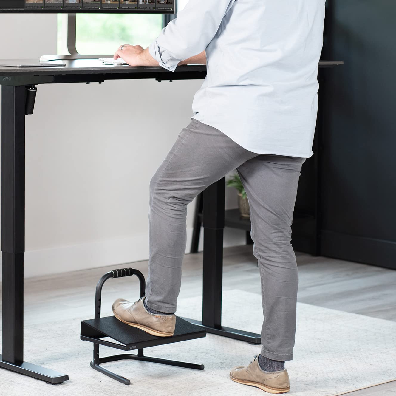 VIVO Black Ergonomic Height Adjustable Standing Foot Rest Relief Platform for Standing Desks (STAND-FT01)