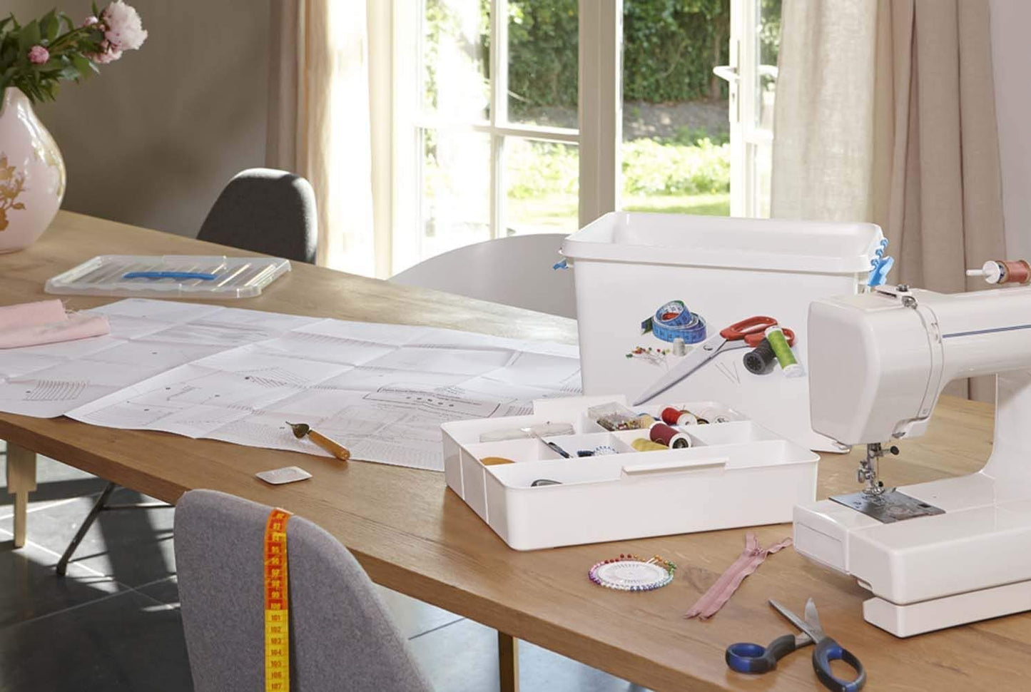 Sunware Q-Line Sewing Box with Insert Colour, White/Blue, 22 Litre
