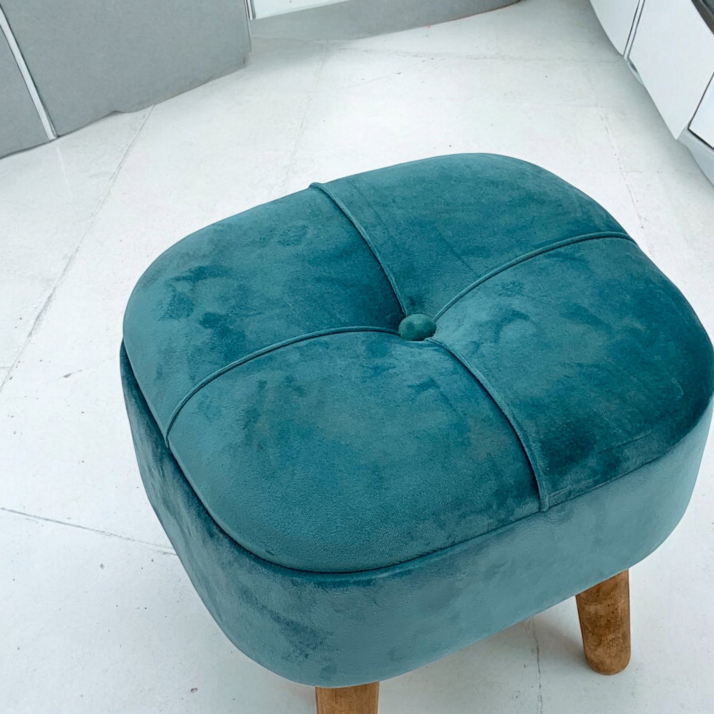 AcaciaHome Stylish & Durable Living Velvet Ottoman Footstool with Lift-Up Storage, Round Design, Traditional Pattern, Comfortable Medium Firmness for Living Room, Office or Lounge (Blue, Round)