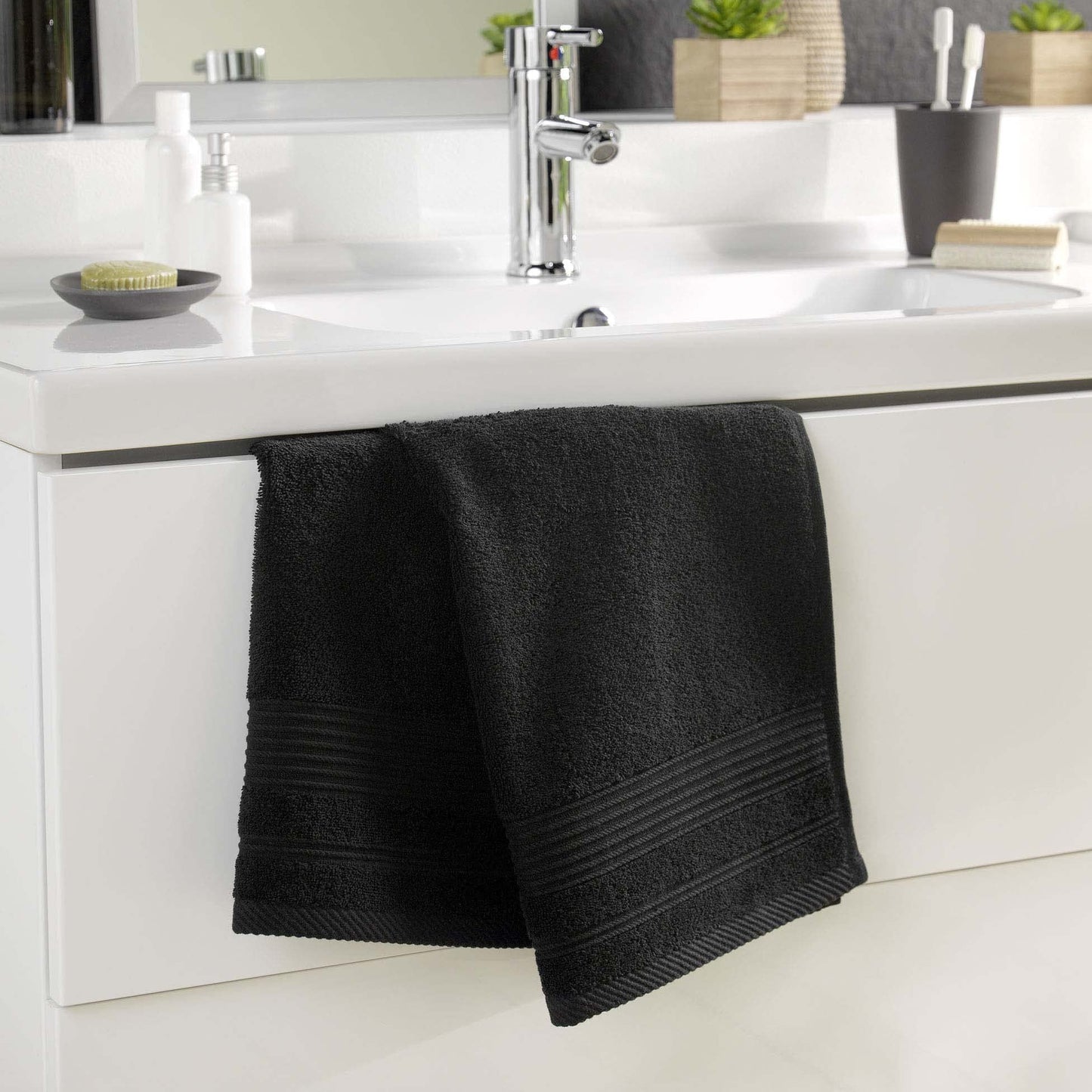 Douceur d'Intérieur, Tendresse Hand Towel 50 x 90 cm Black Sponge Plain