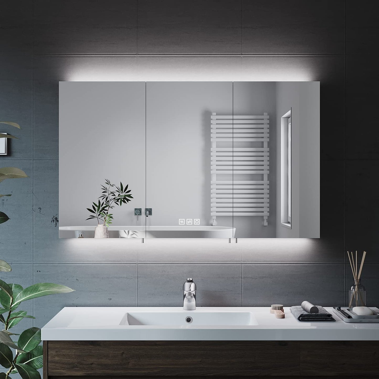 ELEGANT Triple Door Bathroom Mirror Cabinet with Shaver Socket, 1000x600mm