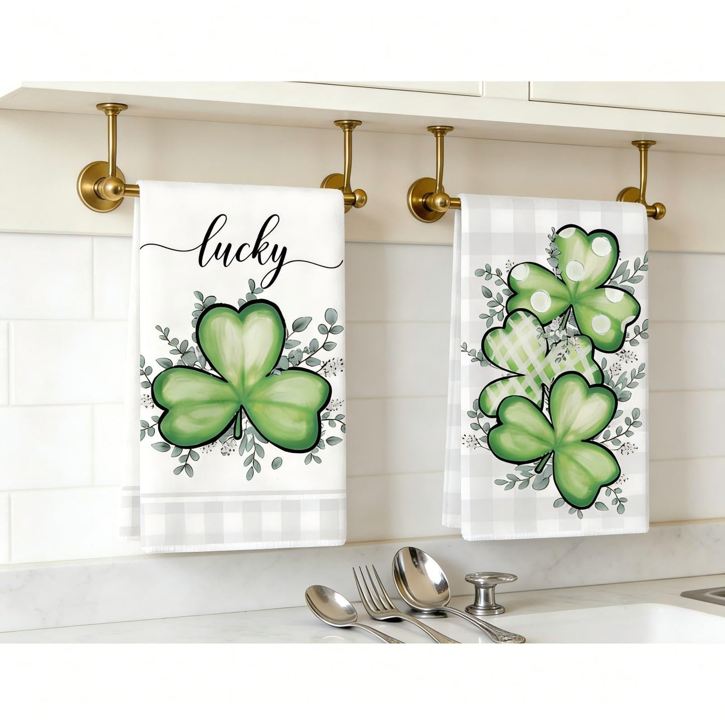 Riewy 2Pcs St Patricks Day Decorations Tea Towel,40x60CM Green and White Shamrock Eucalyptus St Patricks Day Kitchen Towels Dish Towel Multi-Purpose
