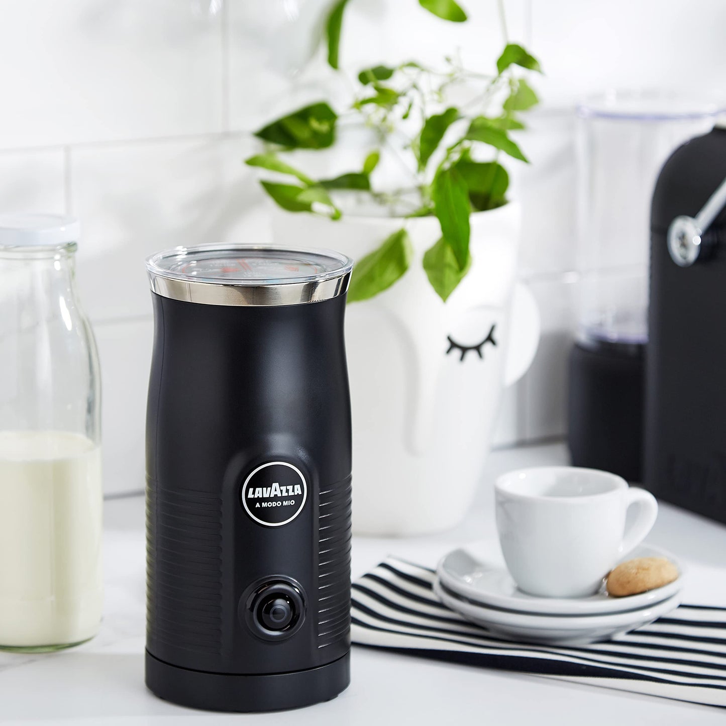 Lavazza A Modo Mio Milk Easy Frother, For Milk-based Recipe, Black
