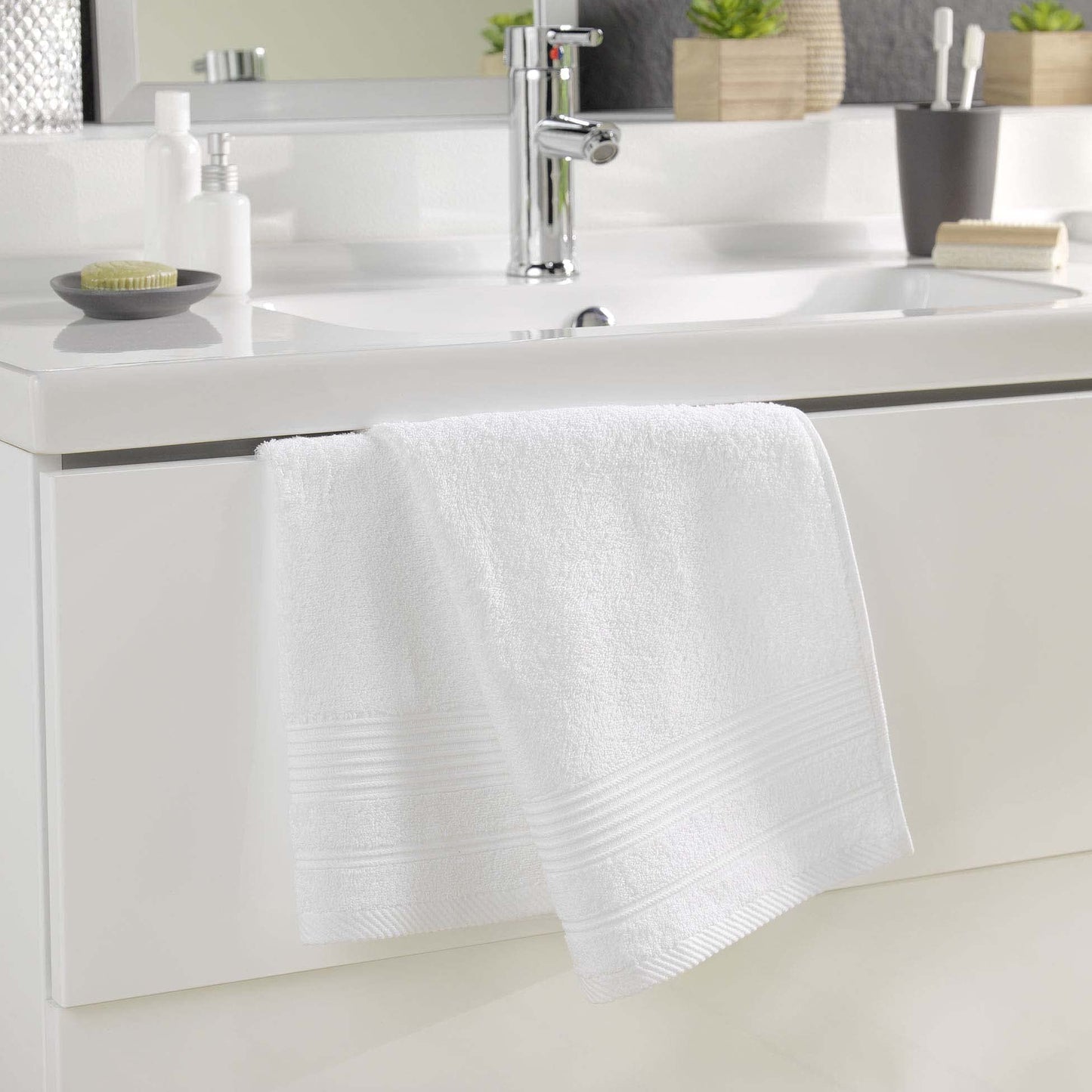 douceur d'intérieur, Tendresse Hand Towel 50 x 90 cm Plain Sponge White