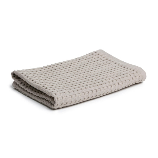 m?ve Piqu?e towel 50 x 100 cm made of 100% cotton, cashmere