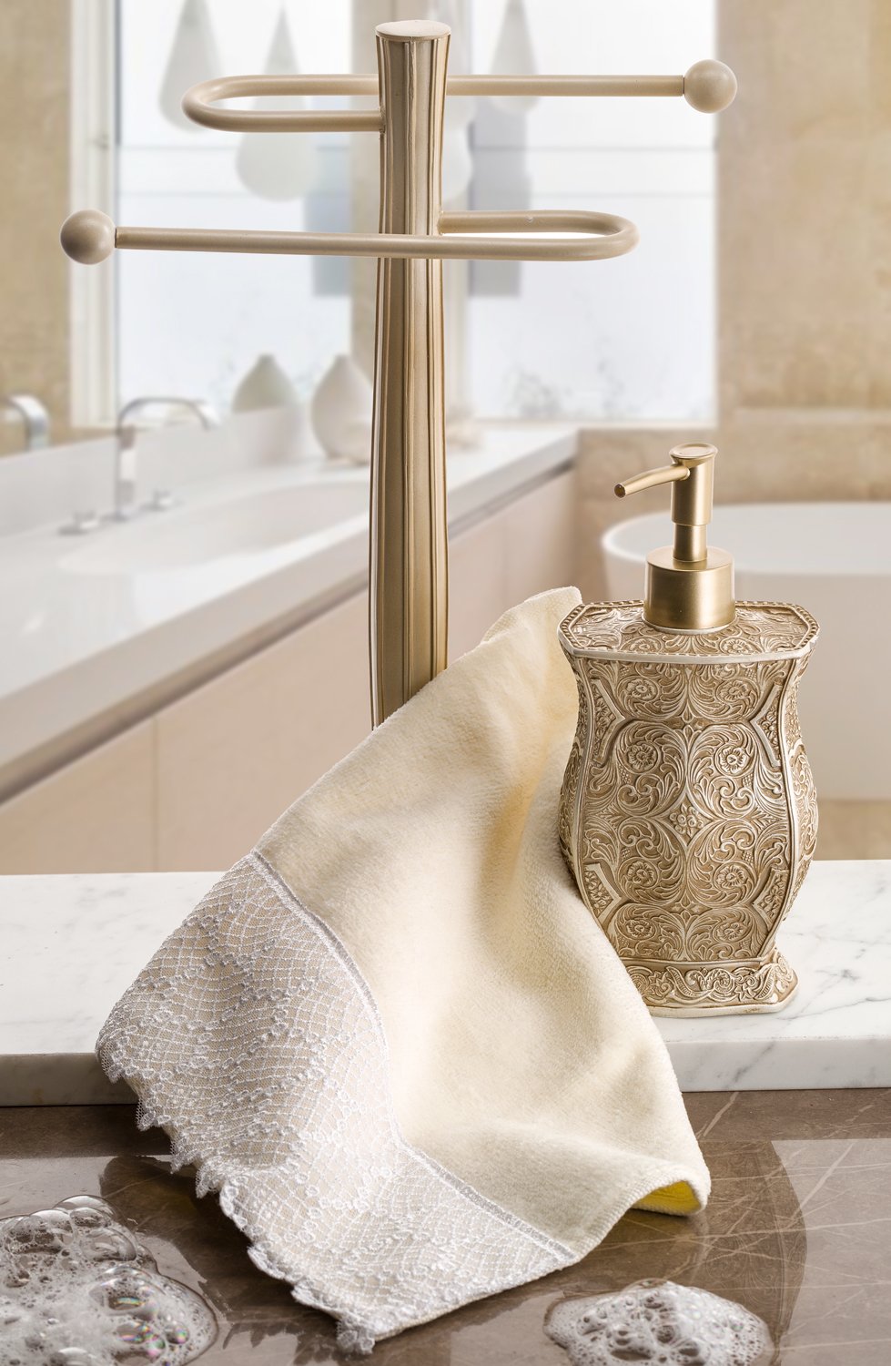 Creative Scents Extra-Absorbent Towels, 100% Cotton Velour Cream Towel, with Scallop Lace Trim - 4 Piece Towel Set, Fingertip Towel 11 by 18-Inch