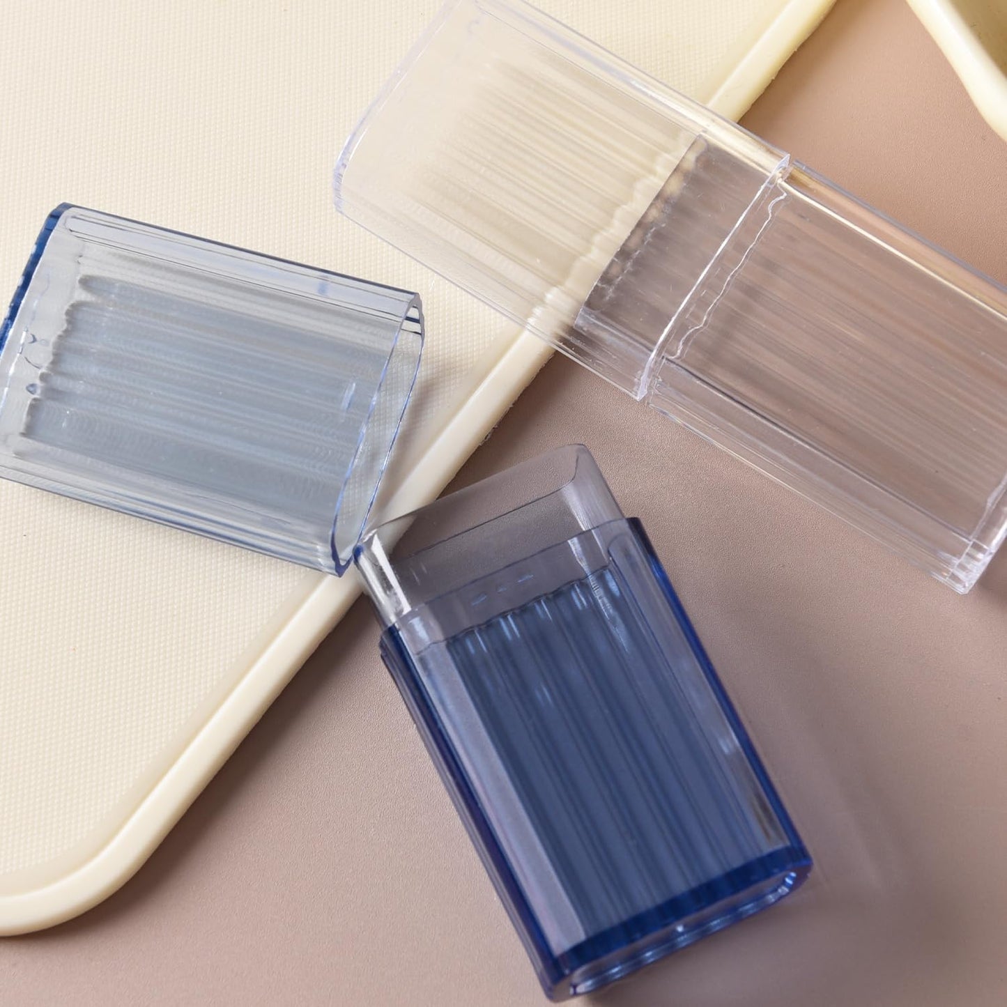 DILUSILK Cotton Bud Holder, 2 Pcs Portable Travel Cotton Bud Holder with Dustproof Lid,for Cotton Swabs, Dental Floss