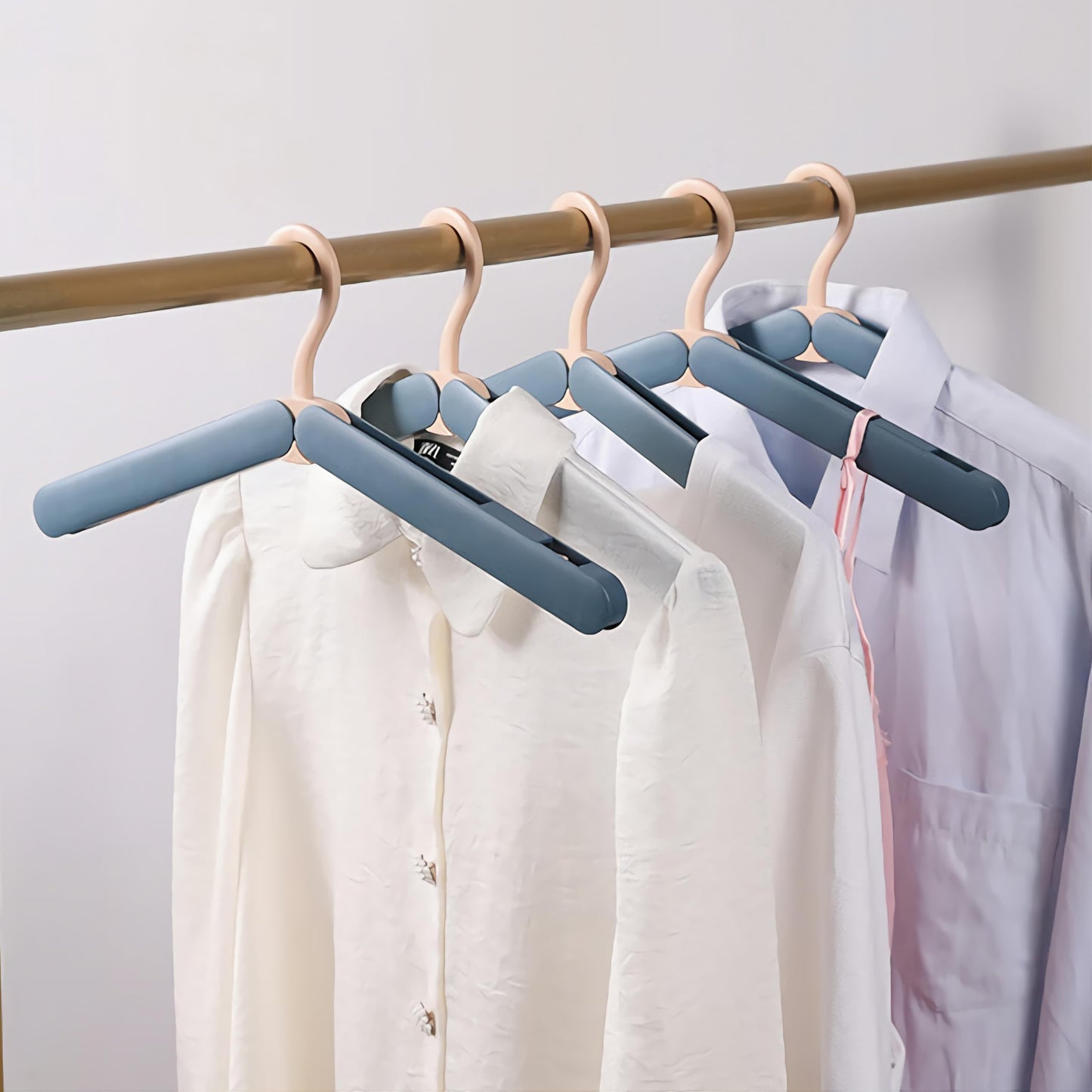 REDJOY Travel Coat Hanger and Folding Coat Hangers for Travelling (Pack of 4) | Portable Foldable Design with Clips for Trousers, Dresses & Laundry