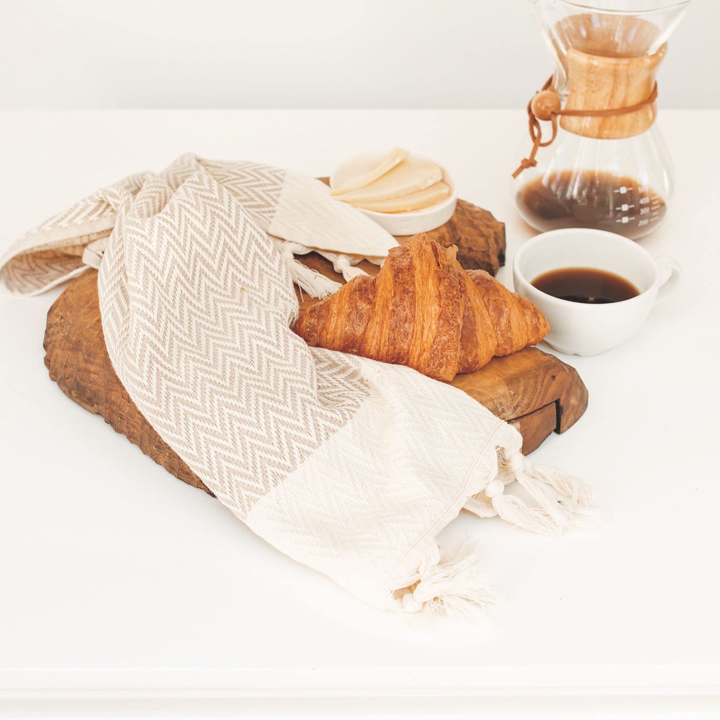 sea me at home Kitchen Hand Towels Decorative Set of 2, 100% Cotton Dish Towel Set (14 x 30 Inches, Beige)