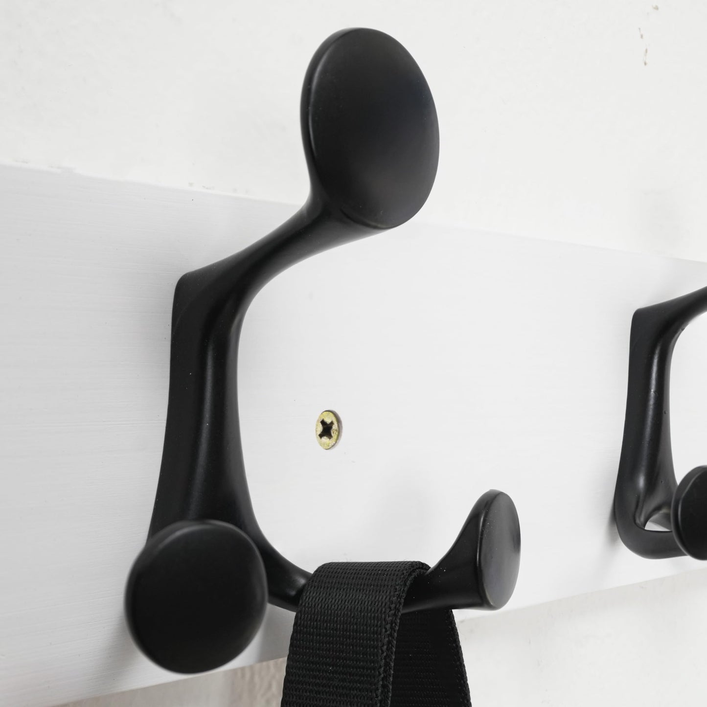 HONSKY Wall Mounted Coat Rack, 43cm White Pine Wood Base, 3 Black Sturdy Aluminium Alloy Triple Hooks (9 Hanging Points)