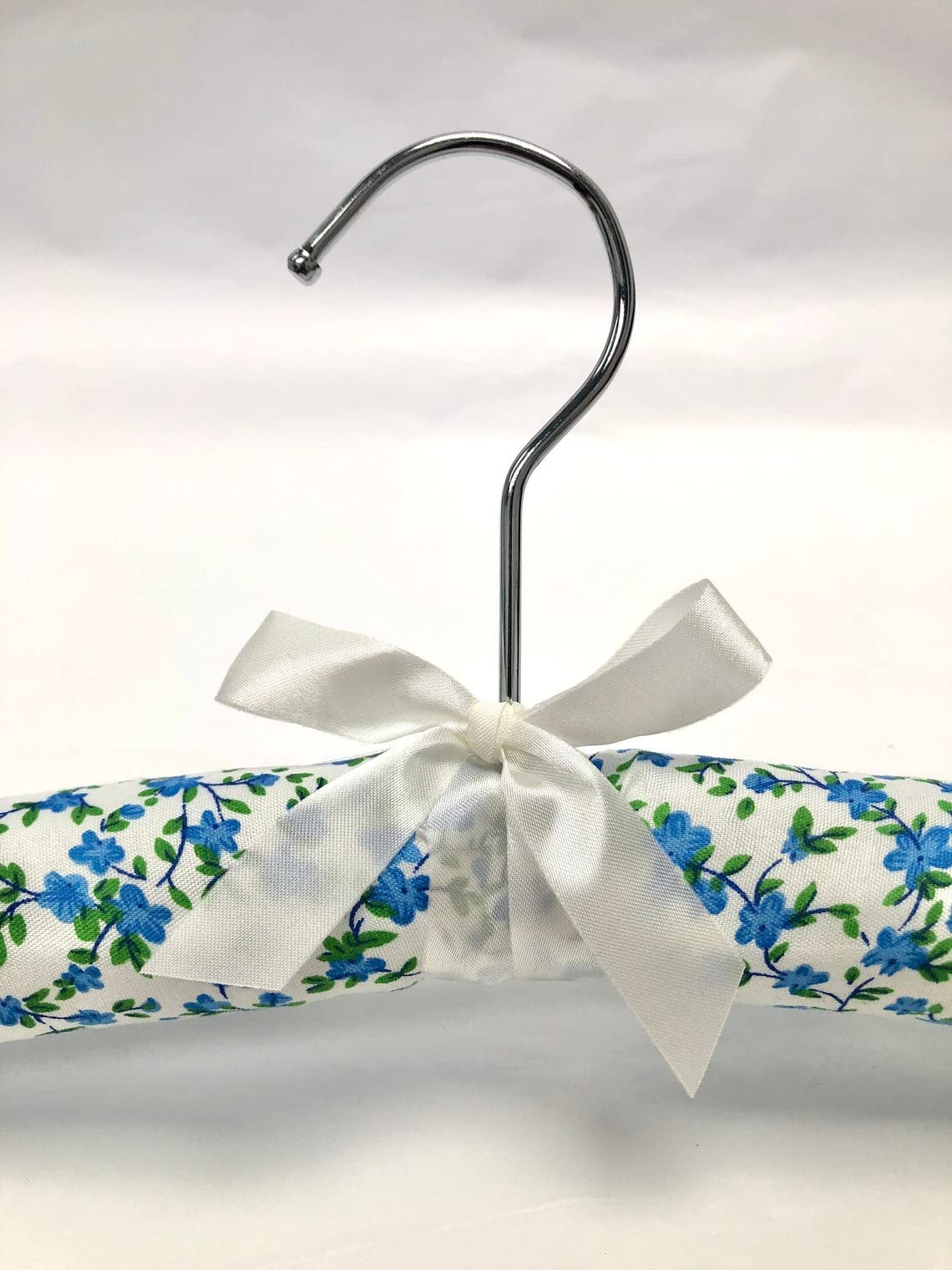 Pack of 5 Quality Padded Clothes Hangers ~ Several Patterns to choose from ... (Blue Flower)