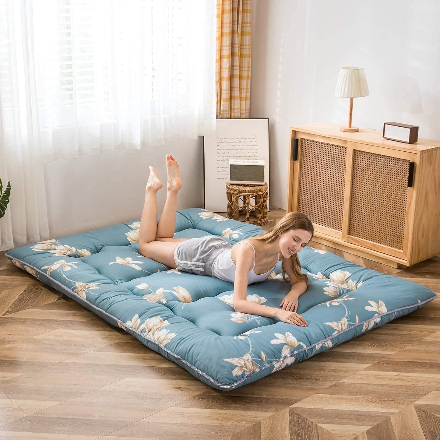MAXYOYO Japanese Floor Mattress Futon Mattress, Thicken Tatami Mat Sleeping Pad Foldable Roll Up Mattress Dormitory Mattress Pad Floor Lounger Pillow