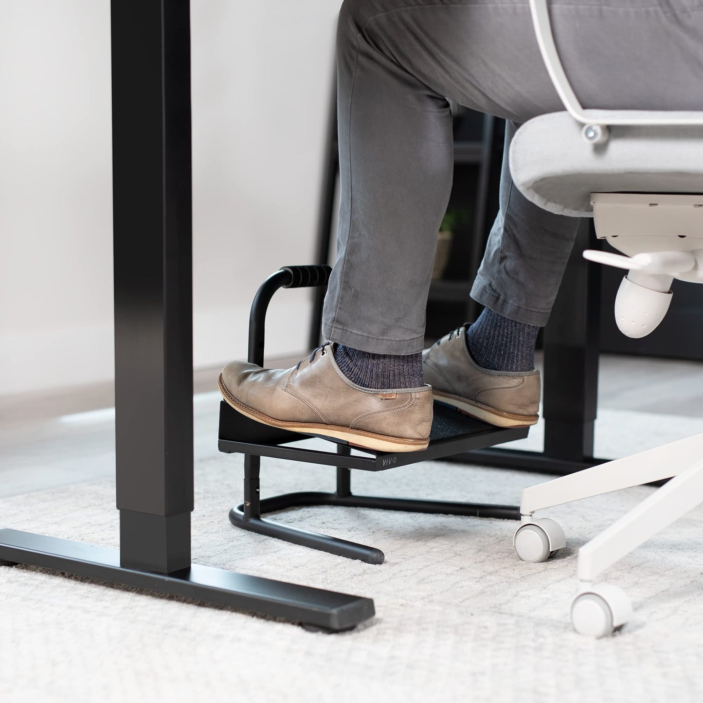 VIVO Black Ergonomic Height Adjustable Standing Foot Rest Relief Platform for Standing Desks (STAND-FT01)