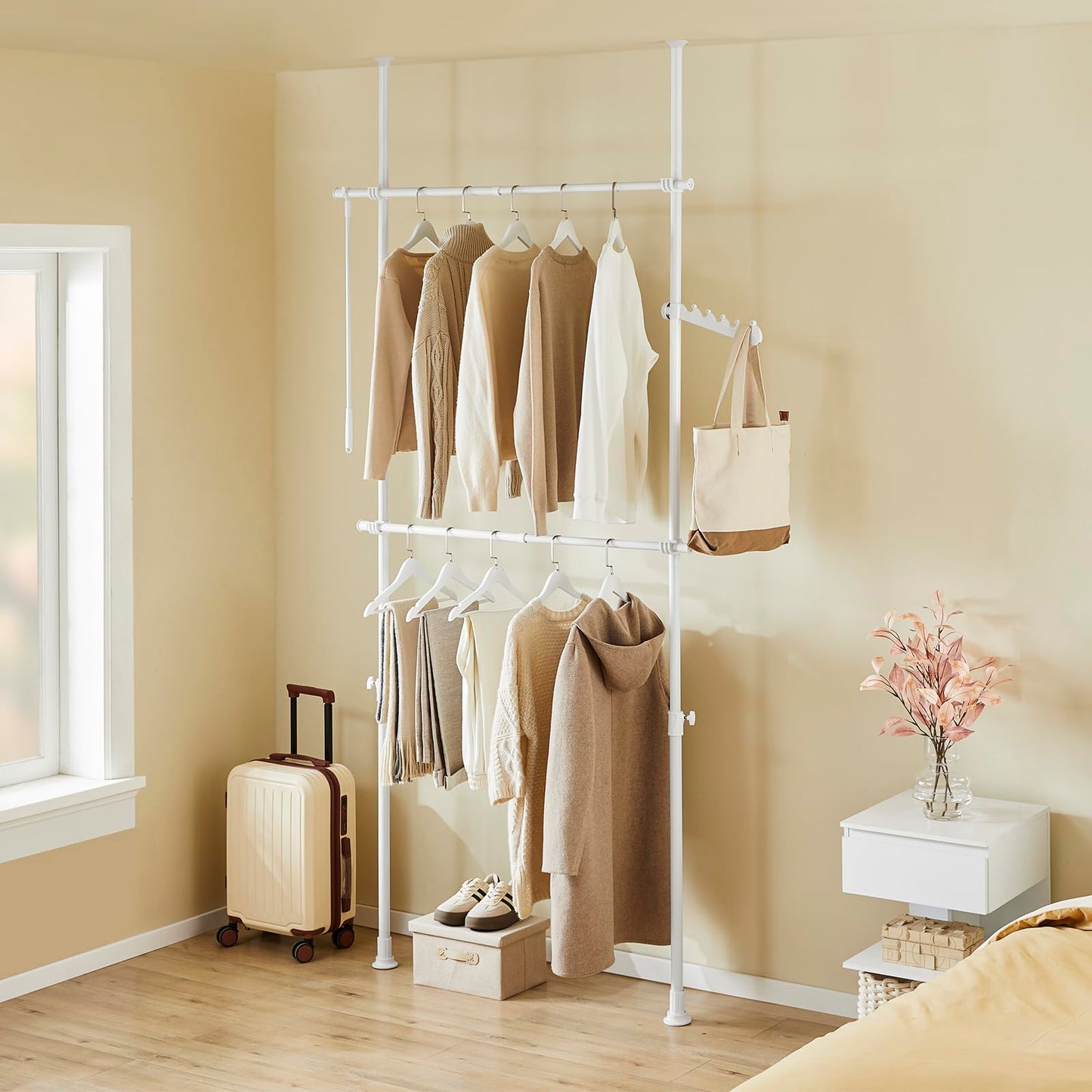 SoBuy Telescopic Clothes Rail with Hook Rack 75–126cm Wide for Bedroom