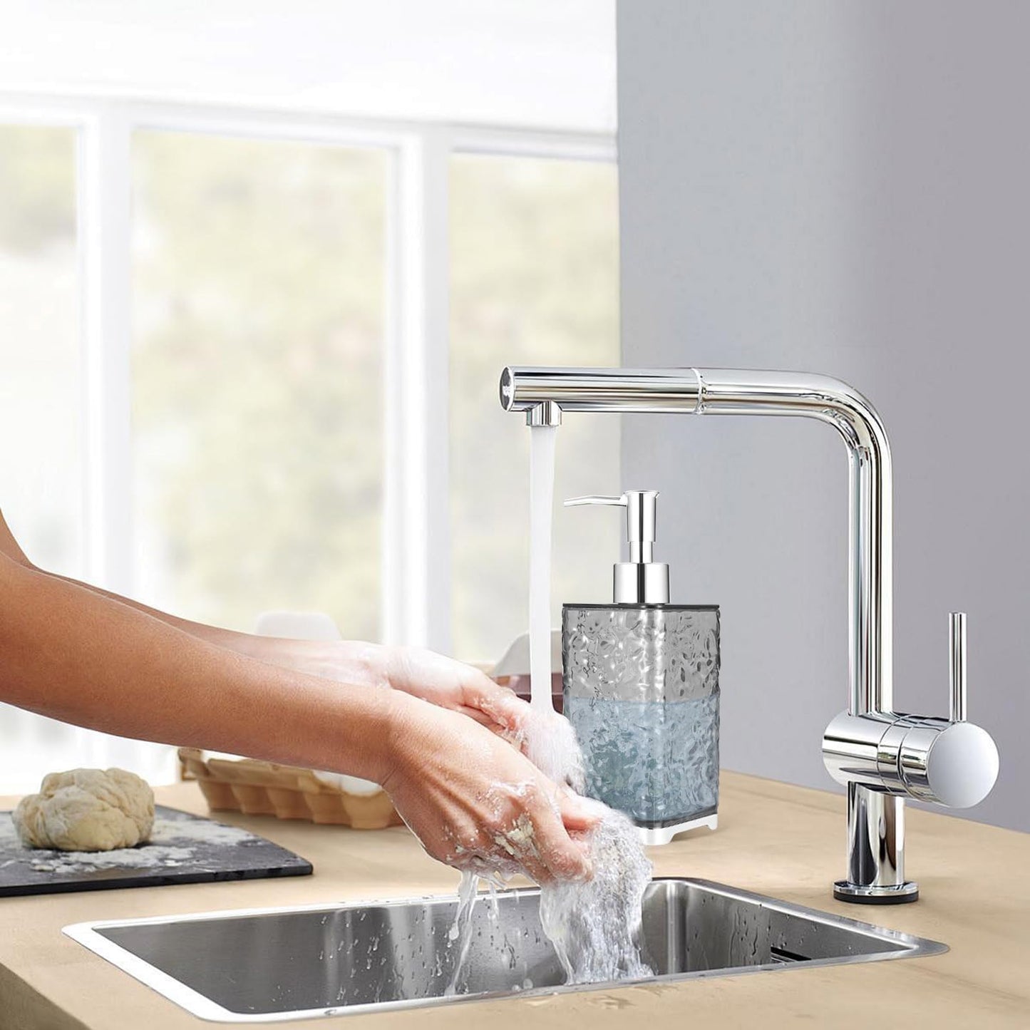Shampoo and Conditioner Dispenser, Pump Bottle Dispenser, Plastic Refillable Kitchen Bathroom Liquid Soap Dispenser for Hand Wash Handwash Washing up