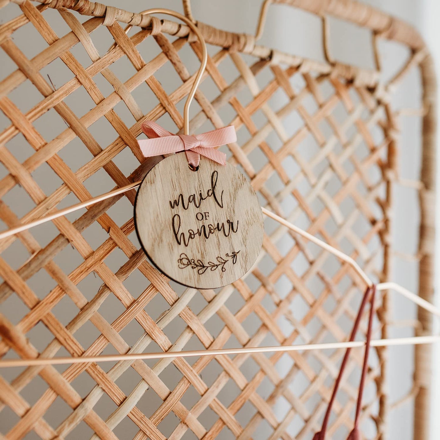 Wooden Wedding Dress Hanger Tag for Bride/Bridesmaid/Flower Girl/Maid of Honour/Mother of the Bride/Groom (Maid of Honour)