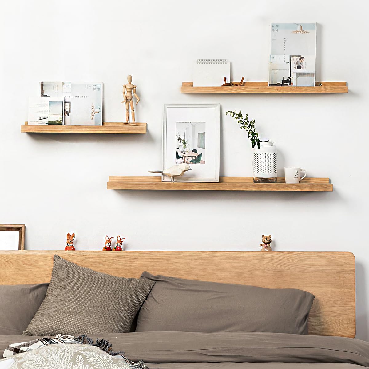 OAKERLAND Wooden Floating Shelves for Wall, 32inch Solid Oak Picture Ledge Shelf Wall Mounted Oak Display Shelf for Home,Office,Bedroom,Living