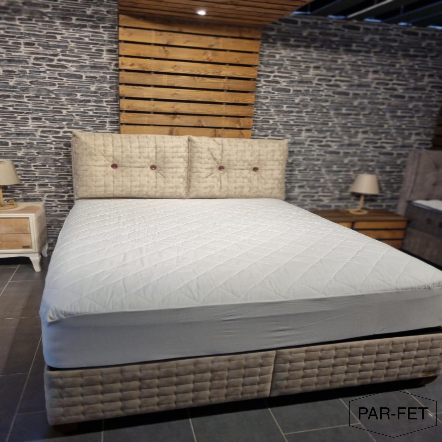 Cotton Mattress Protector, Waterproof, Quilted with Anti-Allergic, Anti Dust Mite, Soft and Quiet, Breathable (White, 160 x 200 cm)
