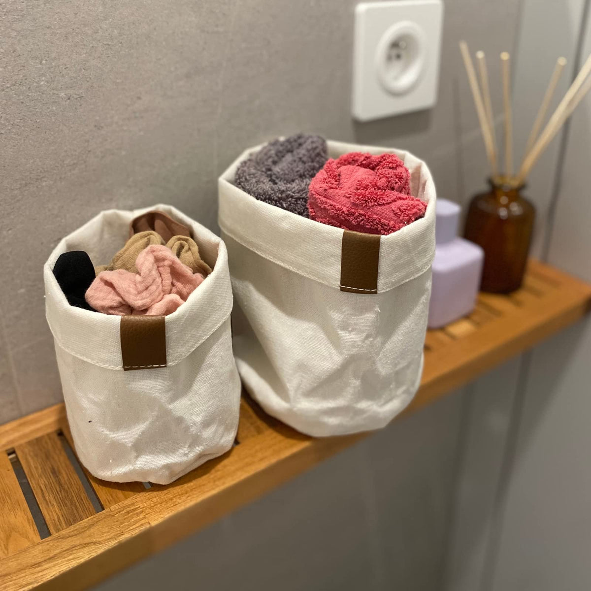 MOMO WAY Decorative Basket Bathroom Organiser Set of 3 Storage Boxes Fabric Baskets For Small Items As Towels and Cosmetics In 3 Sizes