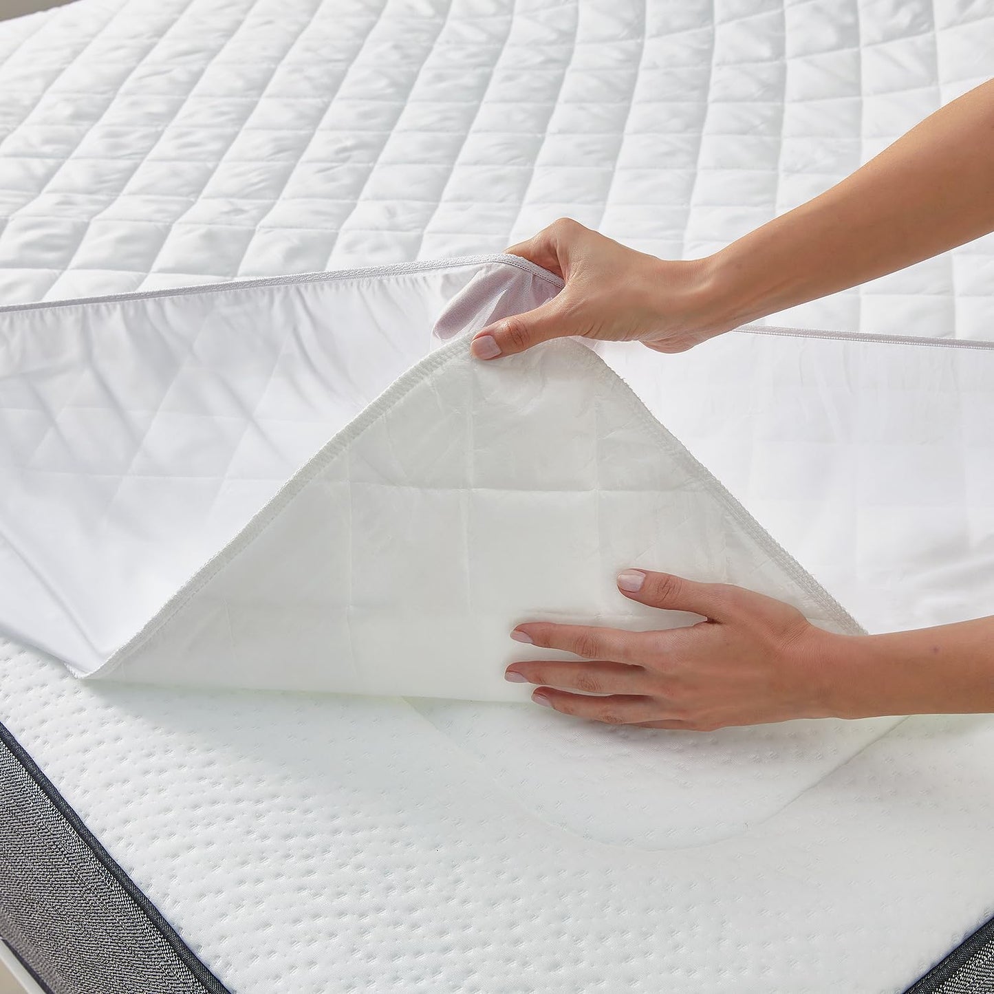 Pikolin Home - Pack of 2 Waterproof Mattress Protectors Quilted and Breathable Silktouch, Oeko-Tex Certified, for 90 cm Beds, up to 32 cm High