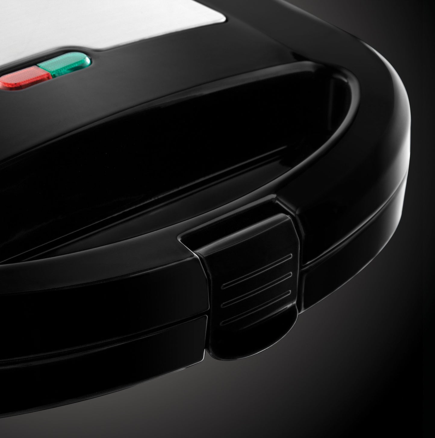 Russell Hobbs Deep Fill Sandwich Toaster/Toastie Maker  Makes 4 Toasties, Cuts & seals, Non-stick easy clean plates, Verticle storage, Power On &