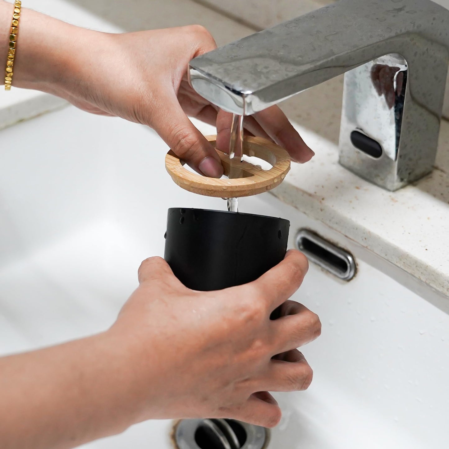 Adorila Black and Wood Toothbrush Holder - Round Bamboo & Plastic Bathroom Organizer - Small Toothpaste Caddy - Modern Decor