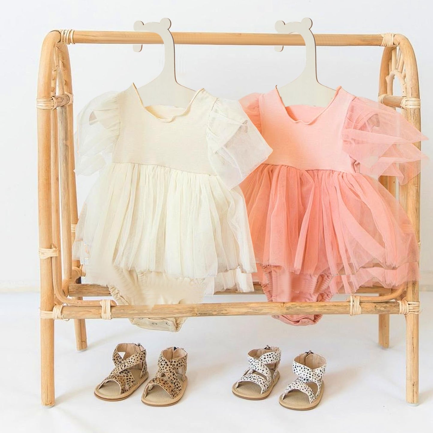 LIQWEI 15 Pcs Wooden Baby Clothes Hangers, 9 Inch Baby Pant Hanger Ganchos Para Ropa De Bebe, Newborn Child Hangers for Nursery Kids Coats