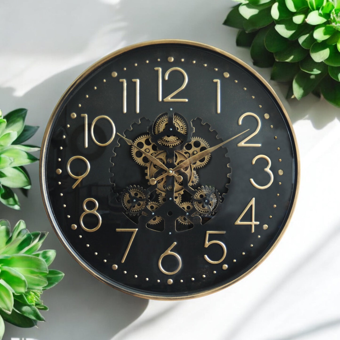 Stylish and Decorative 60cm Metal Gear Round Wall Clock - Industrial Design, Moving Gears, Battery-Operated Quartz Movement and Sophisticated Home Decor for Living Room or Office (1, Black & Gold)