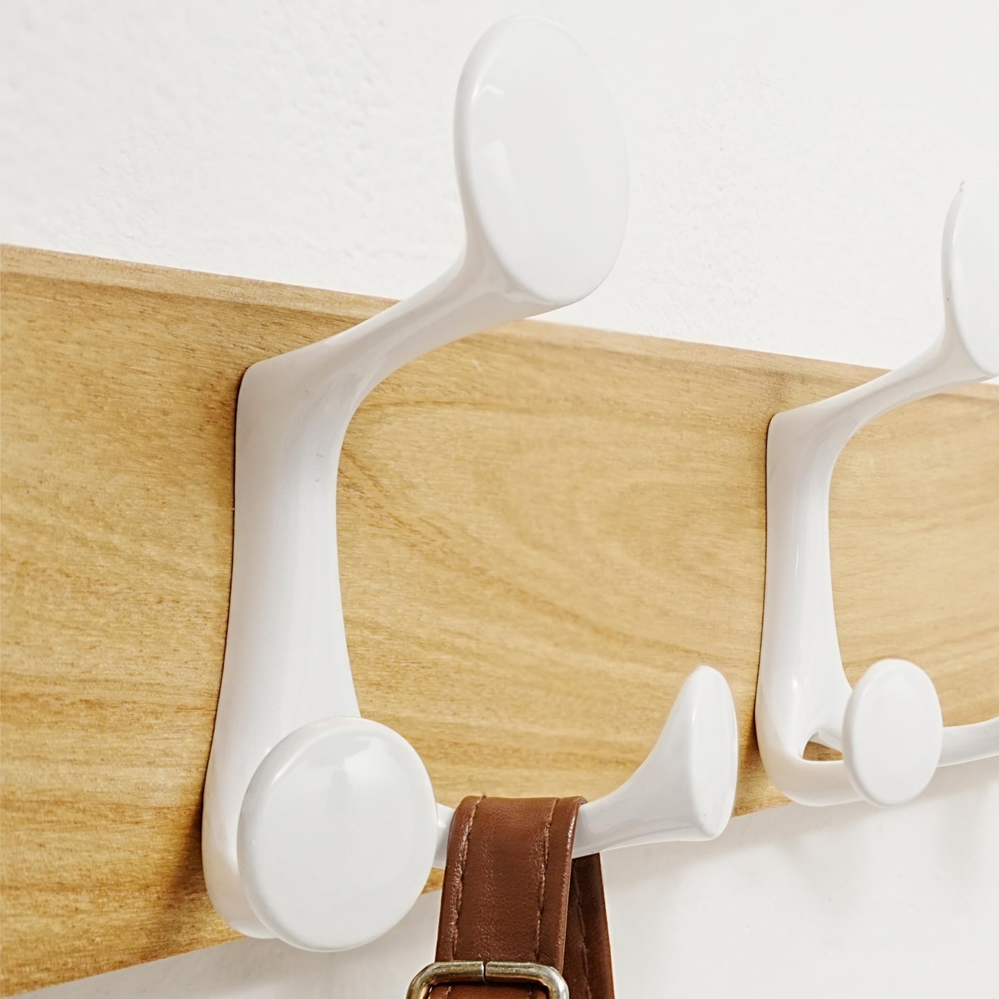 SKOLOO 61cm Natural Wood Coat Rack Wall Mount with 5 Triple Hooks - Ideal for Family Entrances, Classrooms, and Pet Supplies Storage