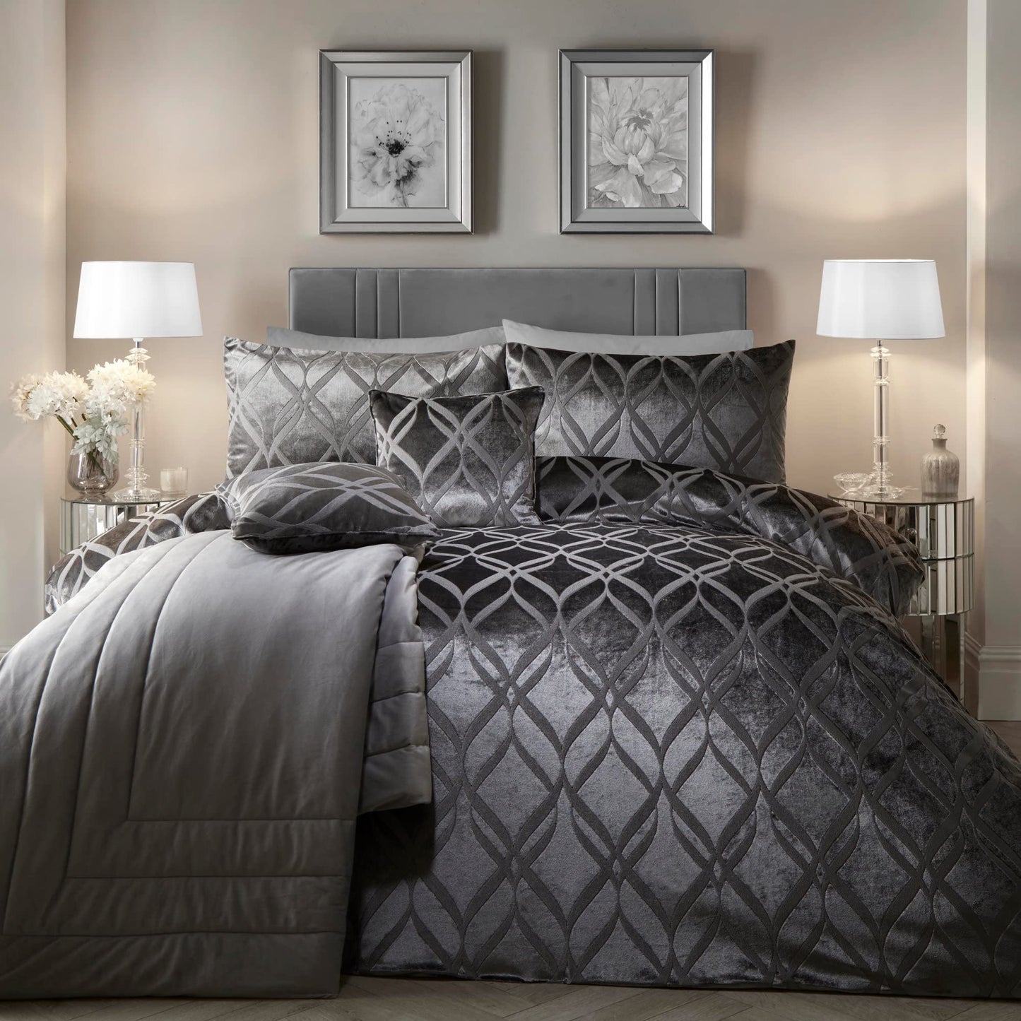 SOIREE - Luxury Ogee Velvet Duvet Cover - Double Bedding Size (200 x 200cm) - 2x Pillowcases - Soft & Cosy Velvet Bedding in Slate Grey - Jacquard -