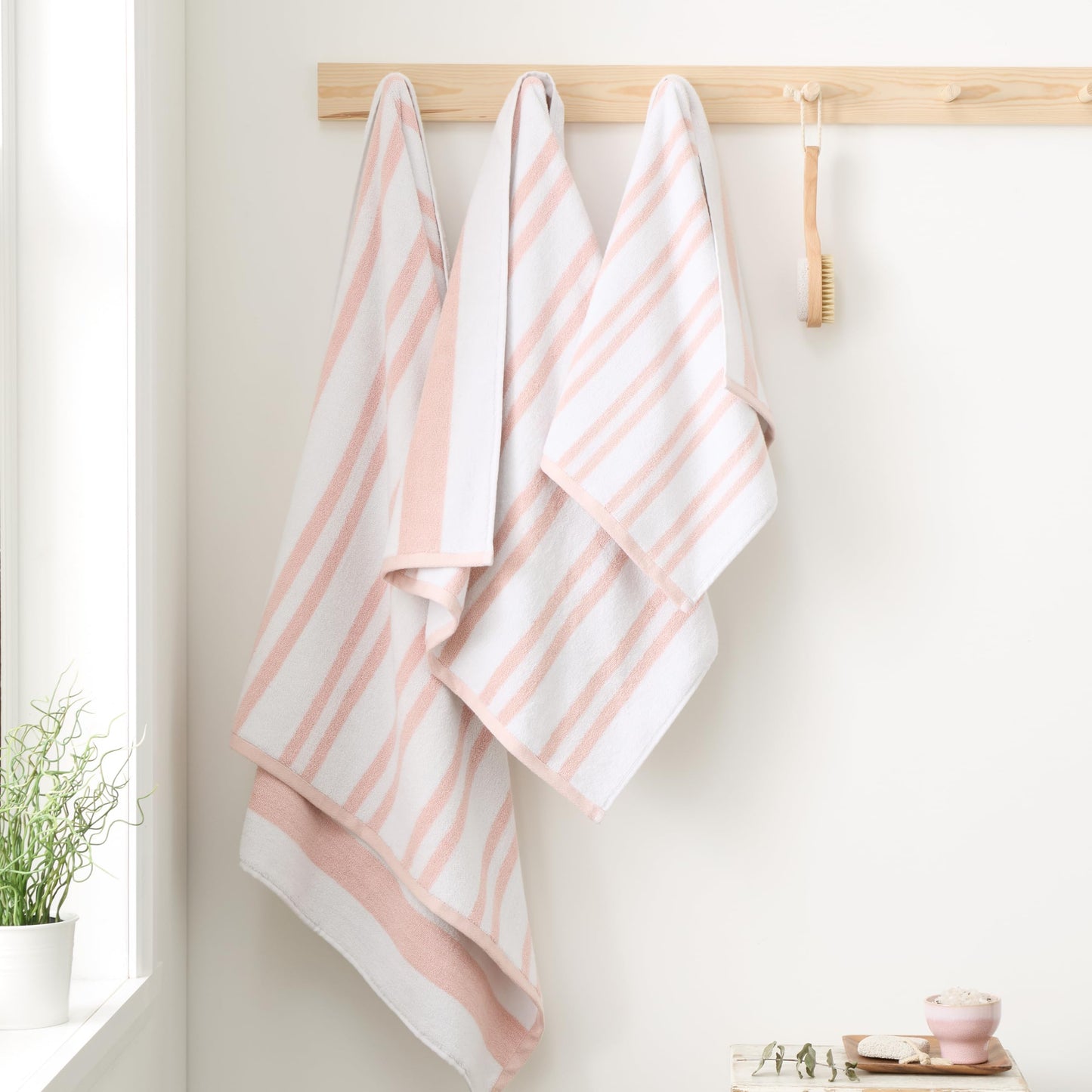 Bianca Reversible Stripe 70x127cm Cotton Jacquard Bath Towel Blush Pink
