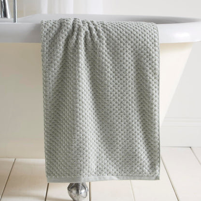 Dreams & Drapes Popcorn Check Bath Towel Green – Soft Absorbent 100% Cotton Jacquard Textured Bathroom Towel, Quick‑Dry