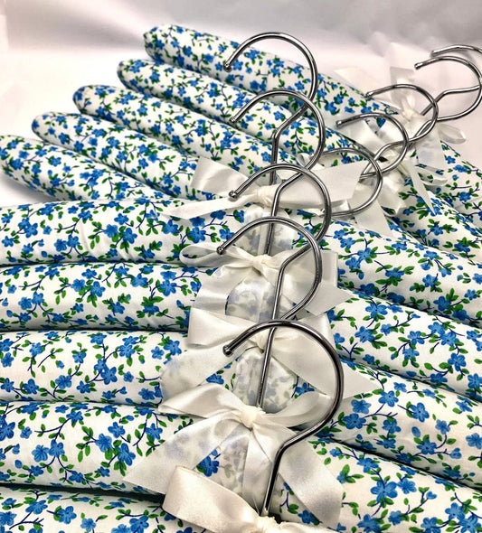 Pack of 5 Quality Padded Clothes Hangers ~ Several Patterns to choose from ... Blue Flower