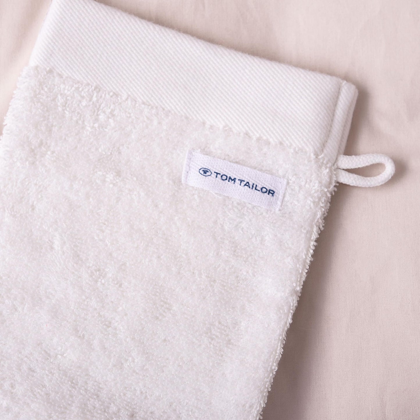 Herding Tom Tailor Wash Mitts Set of 6 16 x 21 cm 100% Cotton Terry Cloth with Hanger and Label with Logo, Colour Bath Towel White (Crisp White)