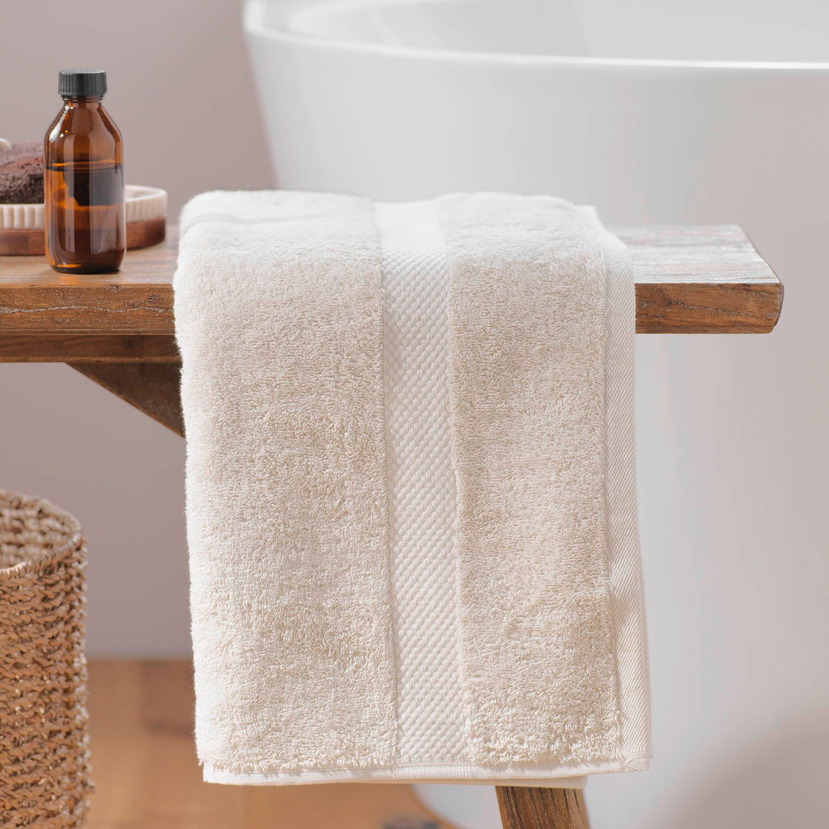 Douceur d'Intérieur, Elegance Sand Hand Towel 50 x 90 cm 100% Cotton Plain
