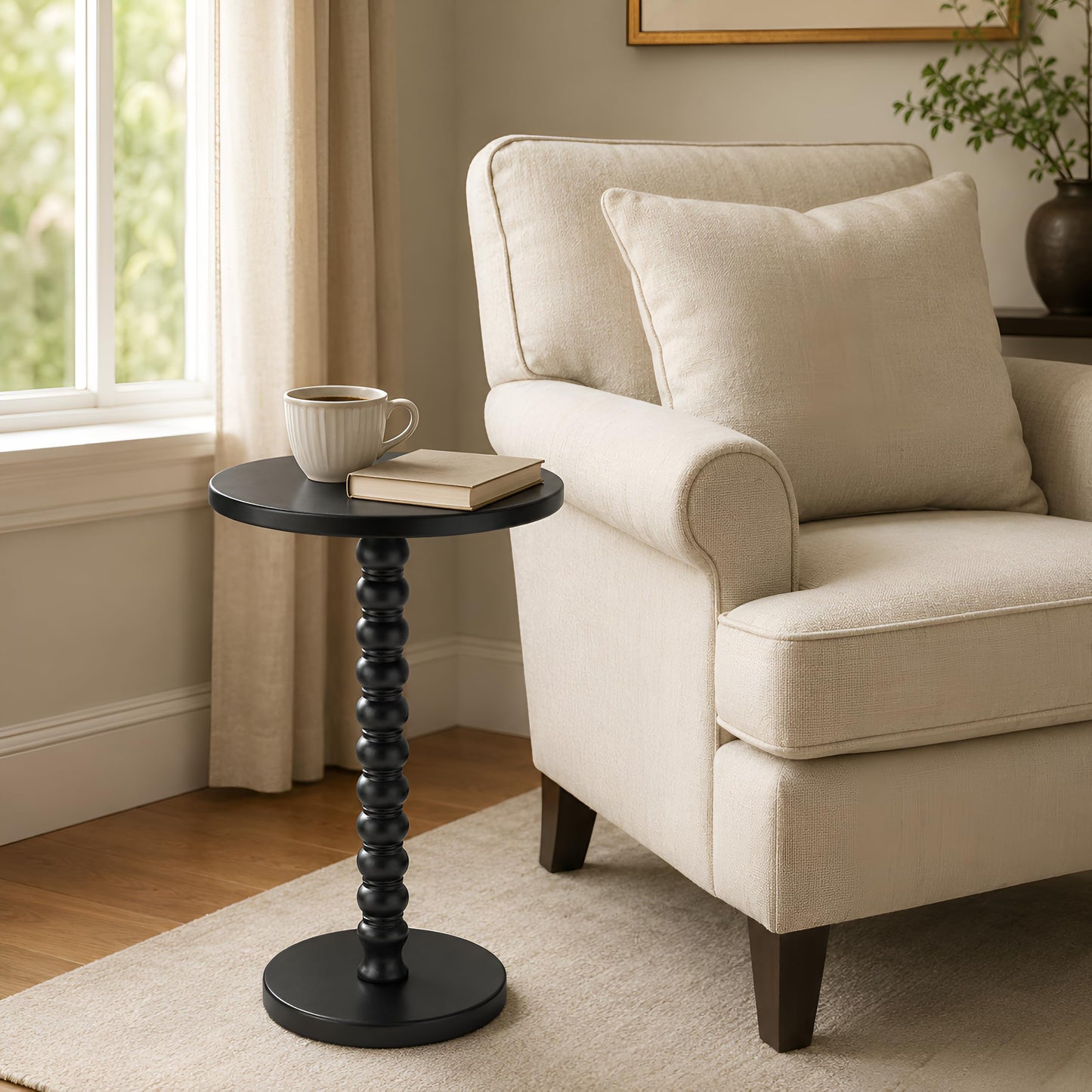 Junistra Round Drink Table, Small Pine Wood Beaded Pedestal Side Table for Sofa, Living Room, Bedroom and Small Spaces, Black