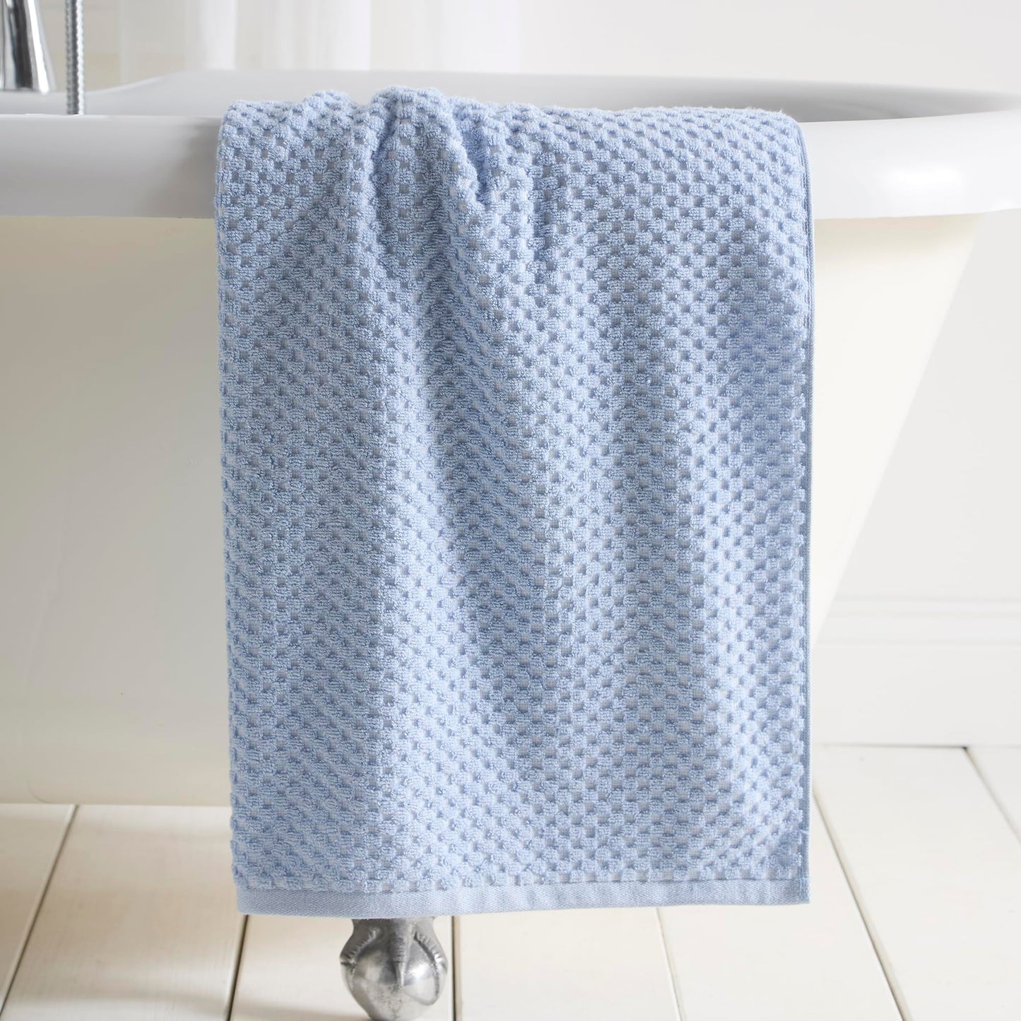 Dreams & Drapes Popcorn Check Bath Towel Blue – Soft Absorbent 100% Cotton Jacquard Textured Bathroom Towel, Quick‑Dry