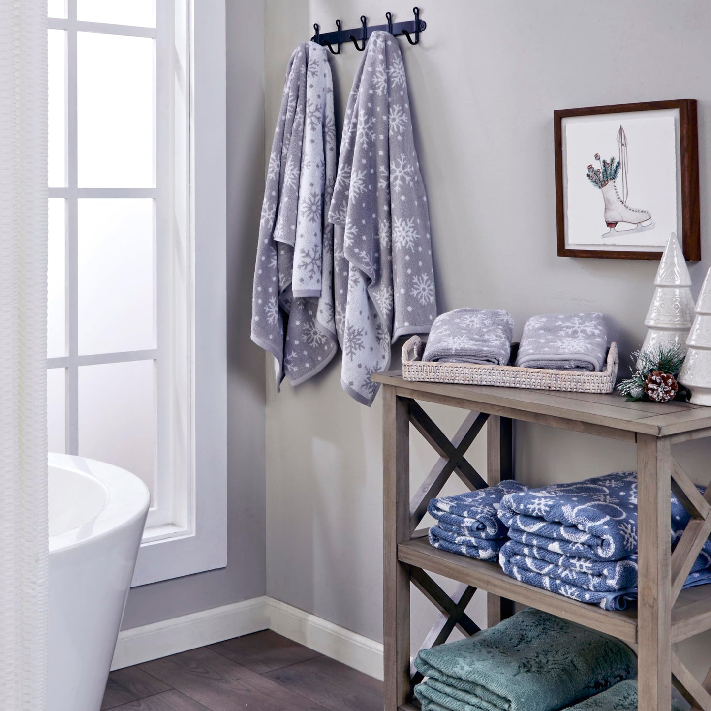 SKL Home Winter Scattered Snowflakes Bath Towel, Gray