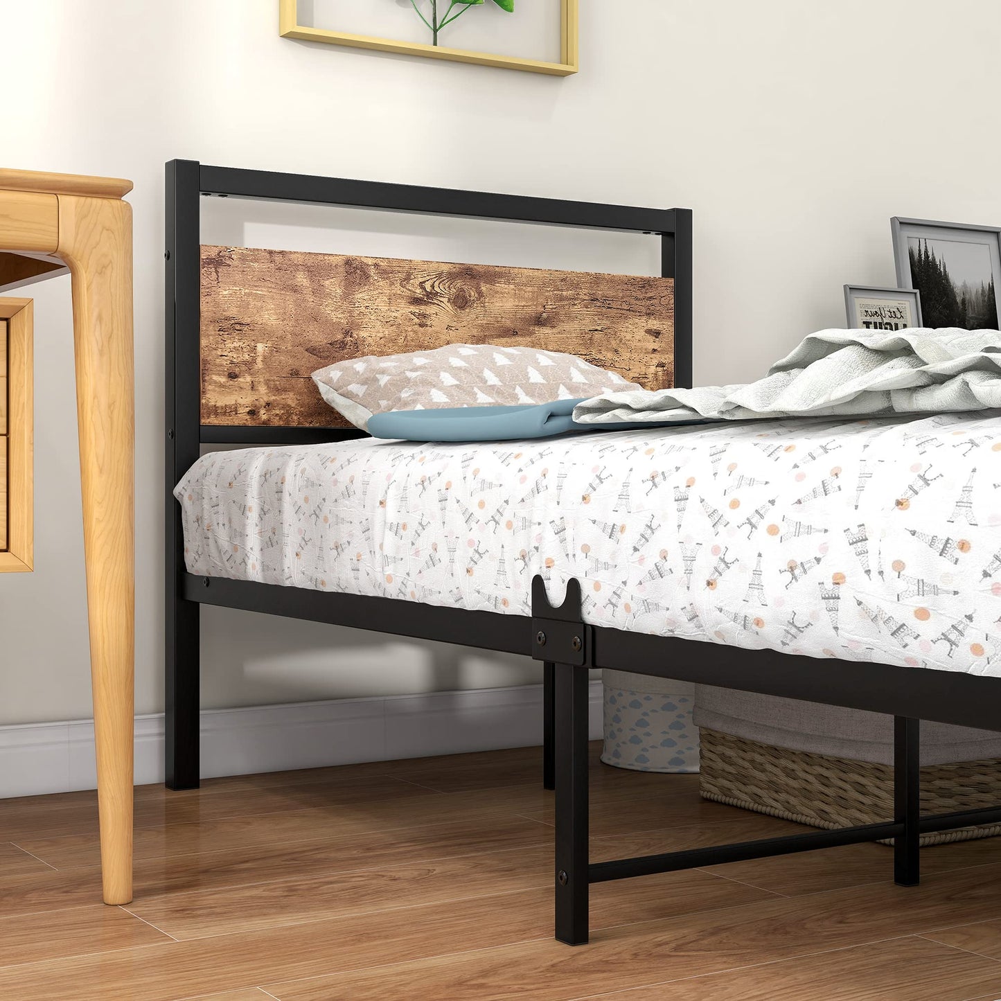 JELUTE Metal Platform Bed Frame, 3 FT Single, Black