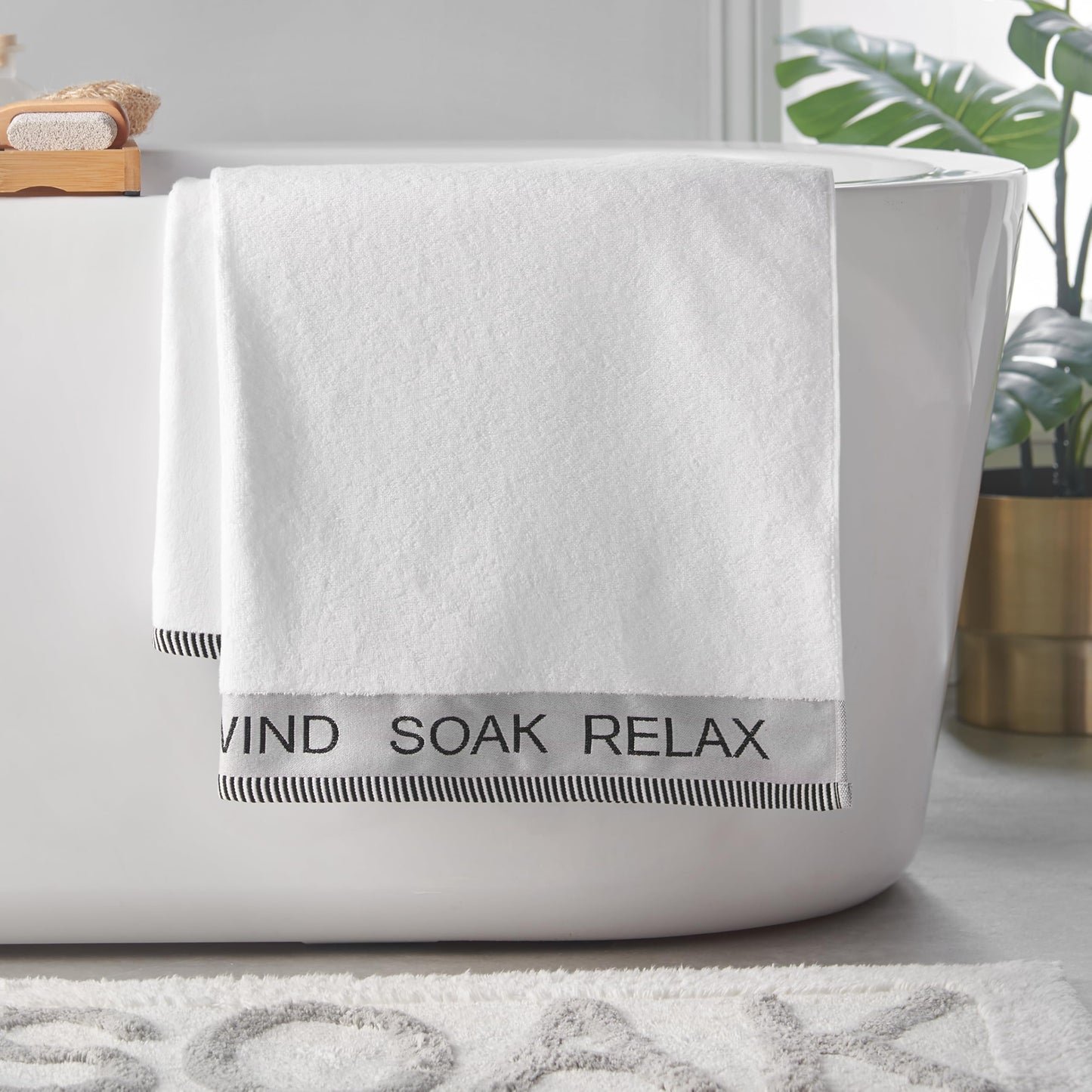 Catherine Lansfield Relax And Unwind 70x120cm Bath Towel White