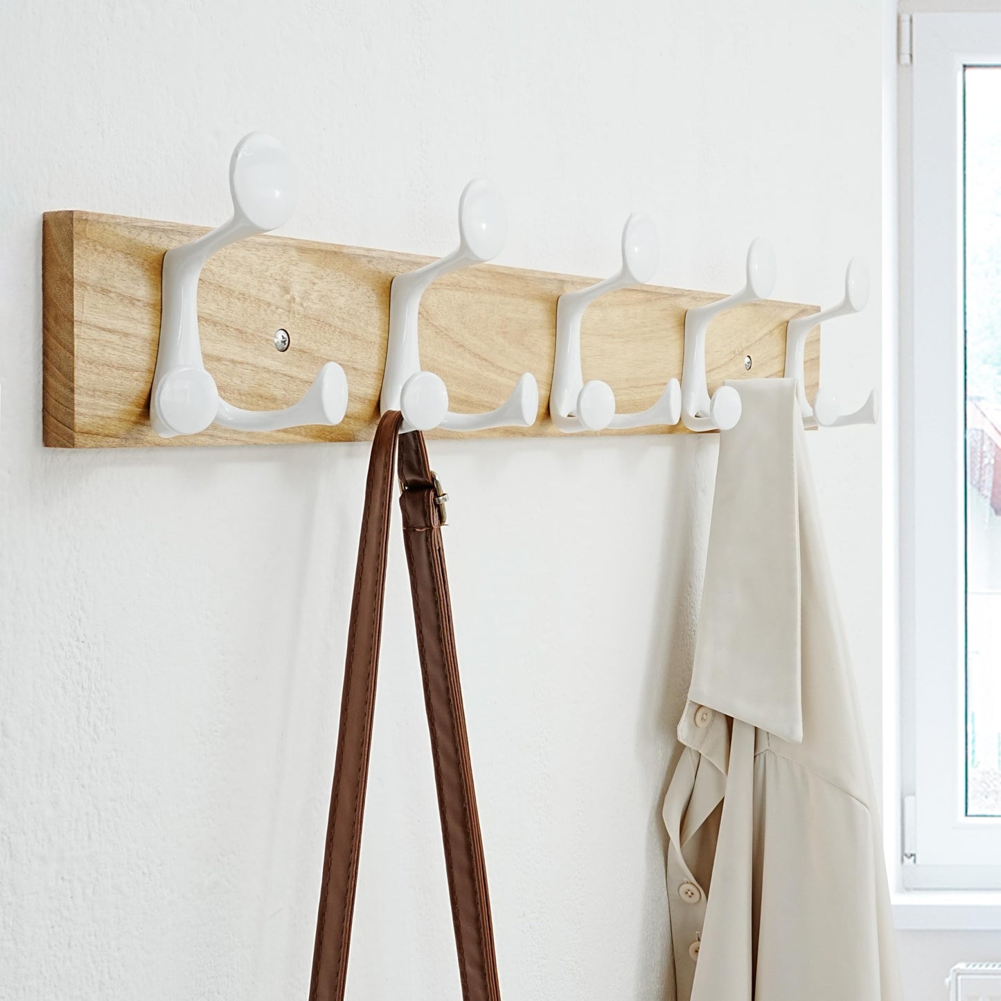 SKOLOO 61cm Natural Wood Coat Rack Wall Mount with 5 Triple Hooks - Ideal for Family Entrances, Classrooms, and Pet Supplies Storage