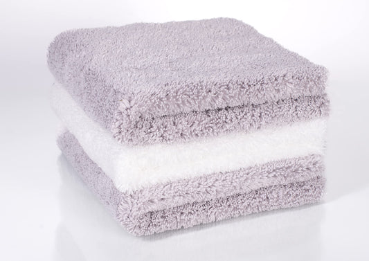 Glart 3 microfiber cloths for high-gloss kitchens, 40x40 cm, ultrasonically cut. Ideal for kitchen fronts and paint cleaning. Practical kitchen towel