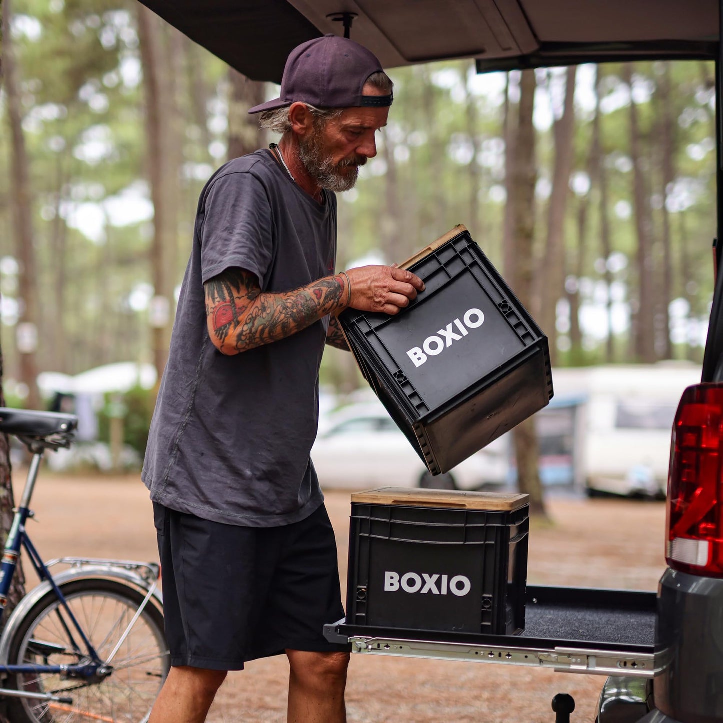 BOXIO Solo: Storage box with lid – 15.7" x 11.8" x 11.0" – perfect plastic transport box for camping, boat or garden