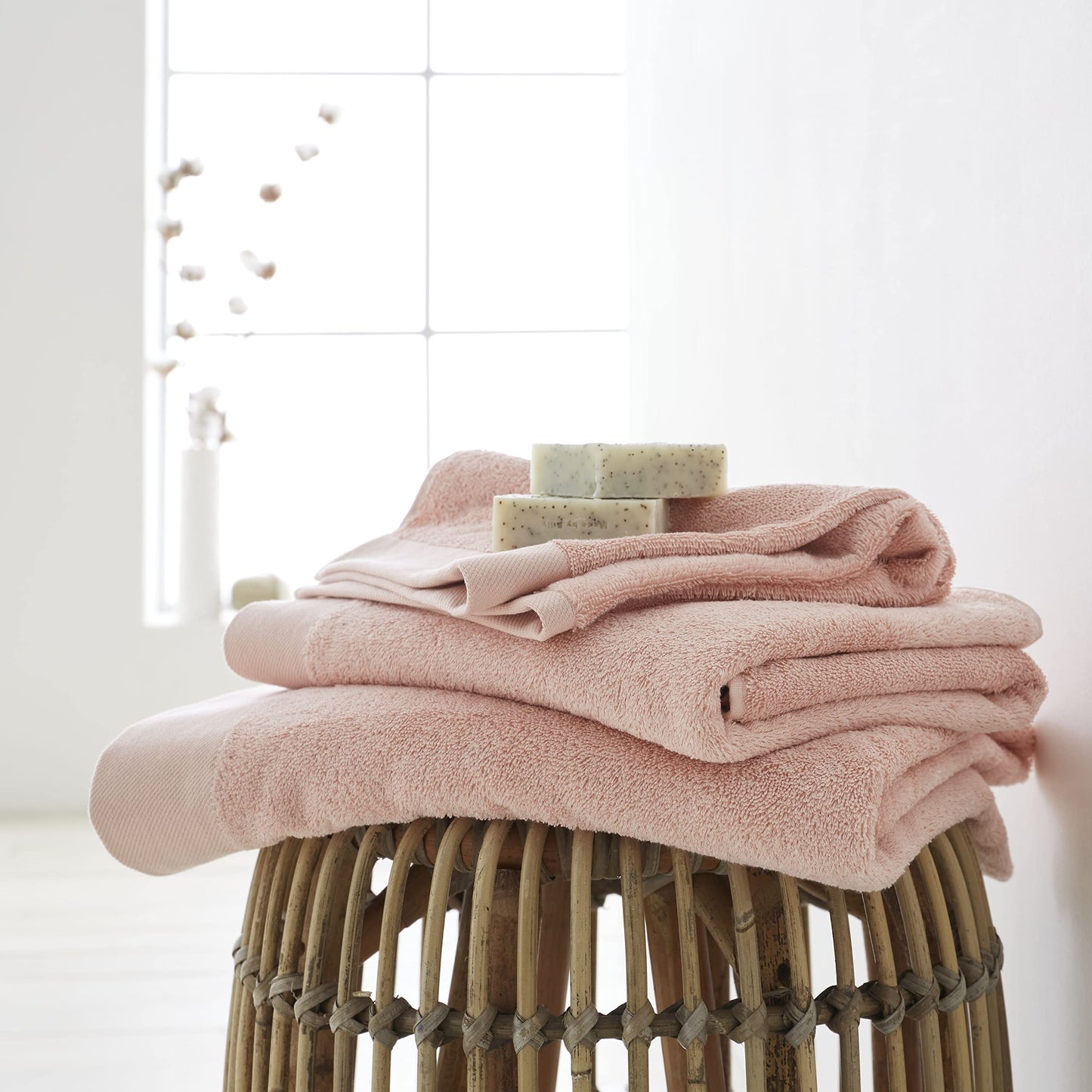 Pineapple Elephant Bathroom Bamboo Combed 500 gsm Soft & Absorbent Cotton Blend Bath Towel Blush Pink