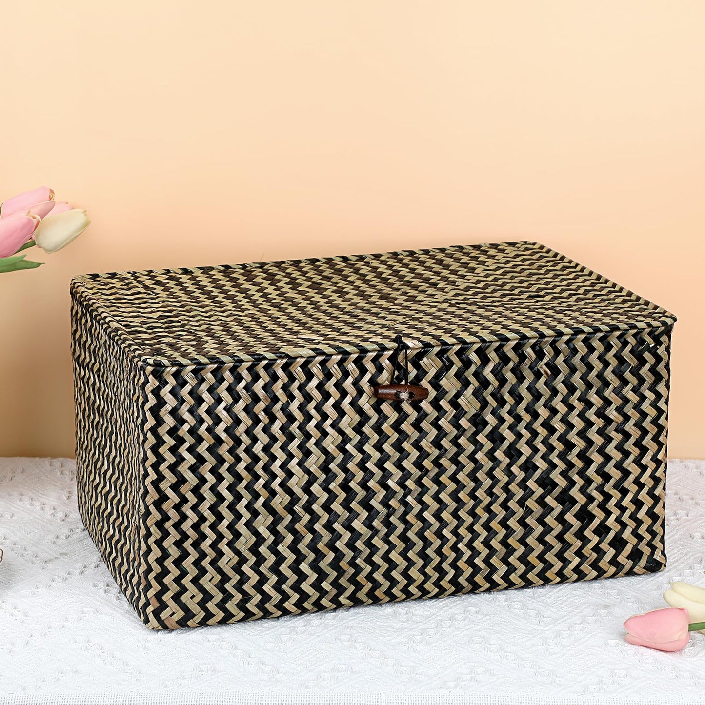 IGNPION Seagrass Storage Basket with Lid Woven Wicker Desktop Baskets Bathroom Organiser Box