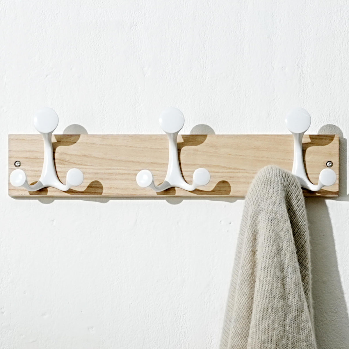 SKOLOO 43cm Natural Wood Coat Rack Wall Mount with 3 Triple Hooks - Ideal for Family Entrances, Classrooms, and Pet Supplies Storage