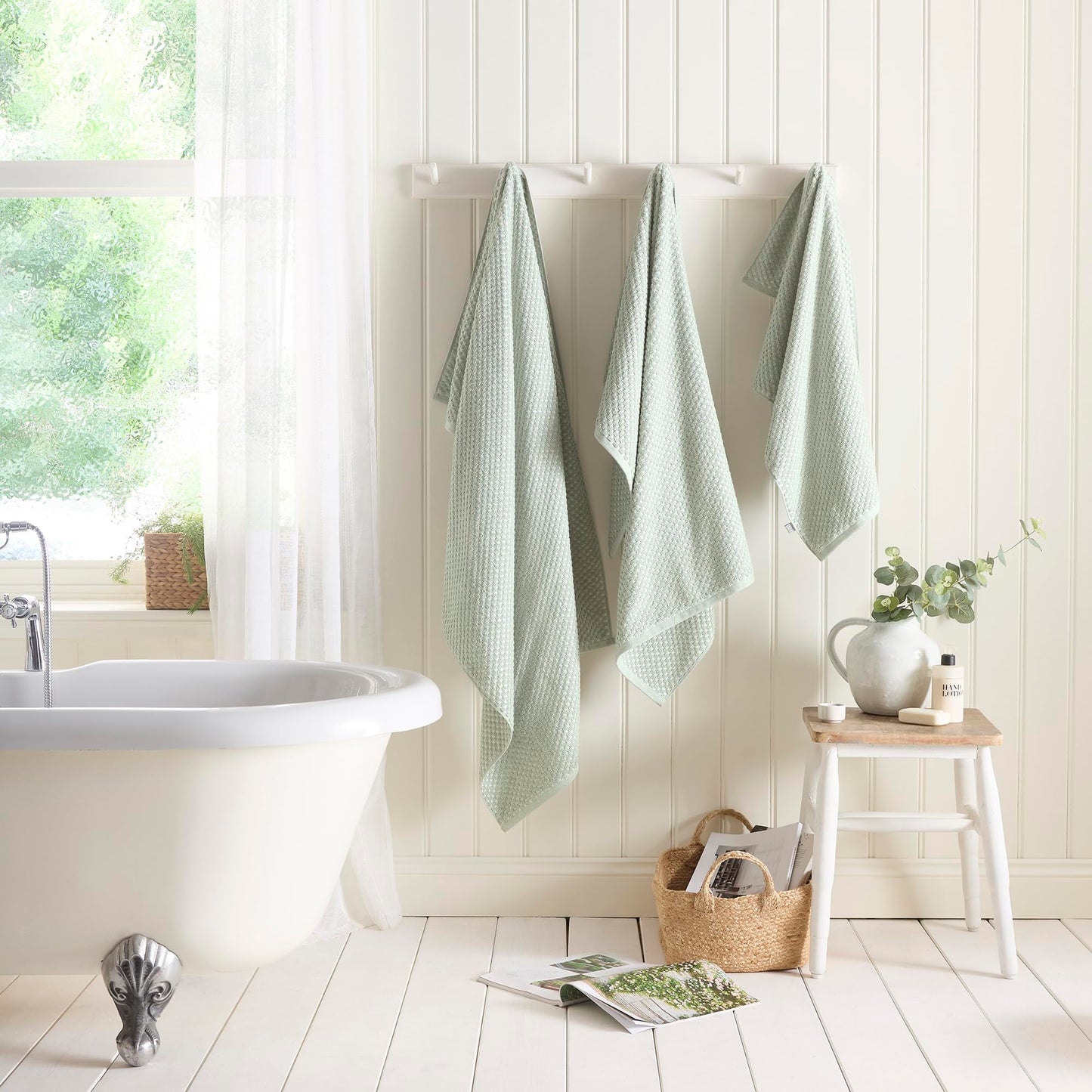 Dreams & Drapes Popcorn Check Hand Towel Green – Soft Absorbent 100% Cotton Jacquard Check Bathroom Towel, Quick‑Dry