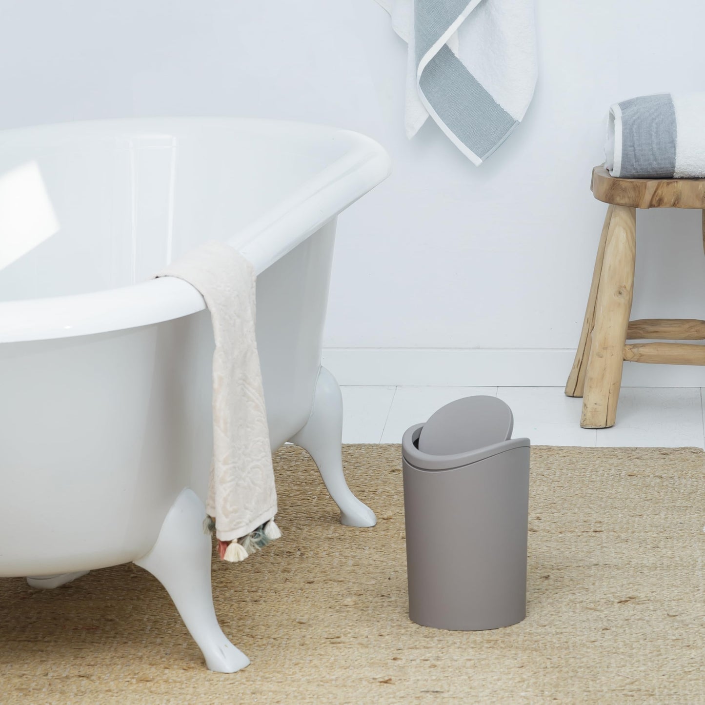 TATAY Bathroom Bin 19x19x28 cm Swing Lid Modern Functional Design