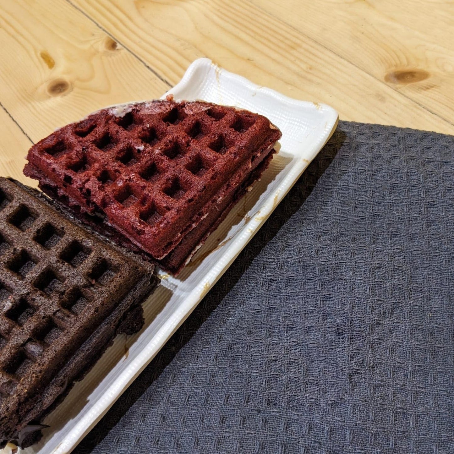 YOGAN Tea Towels/Kitchen Towels Pack of 5 | 100% Cotton | 50x70cm | Waffle Weave | Super Soft | Super Absorbent | Lint Free (Charcoal Grey)