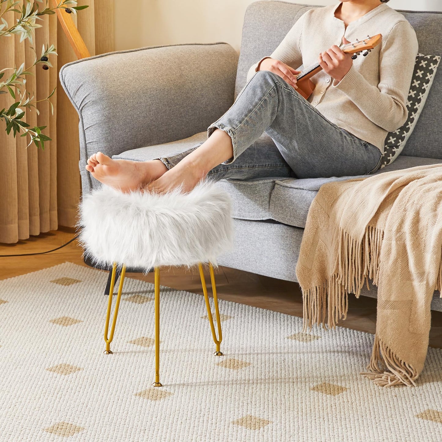 IBUYKE Faux Fur Vanity Chair, Furry Makeup Stool Ottoman, White L/G-32W